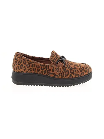 Pre-owned Clarks Flats In Brown