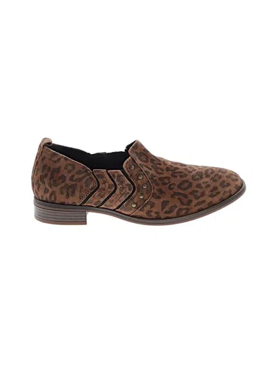 Pre-owned Clarks Flats In Brown