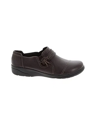 Pre-owned Clarks Flats In Brown