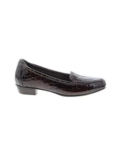 Pre-owned Clarks Flats In Burgundy