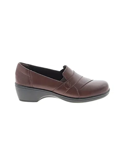 Pre-owned Clarks Flats In Burgundy