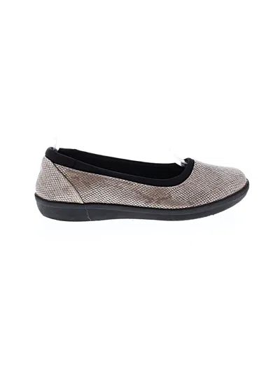 Pre-owned Clarks Flats In Gray
