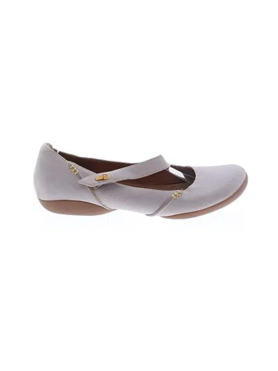 Pre-owned Clarks Flats In Gray