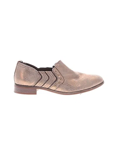 Pre-owned Clarks Flats In Tan
