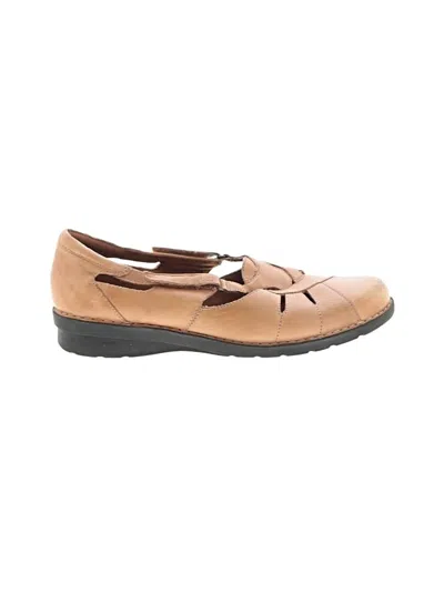Pre-owned Clarks Flats In Tan