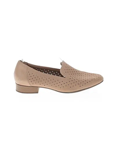 Pre-owned Clarks Flats In Tan