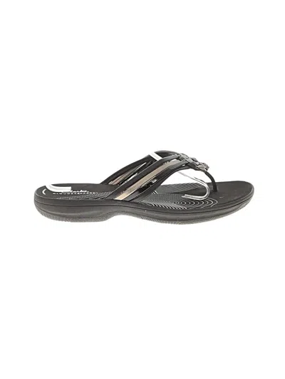 Pre-owned Clarks Flip Flops In Black