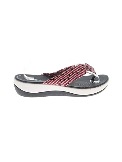 Pre-owned Clarks Flip Flops In Red