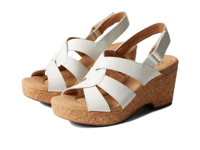 Clarks Giselle Beach In White