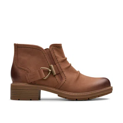 Clarks Hearth Clara In Brown Nubuck