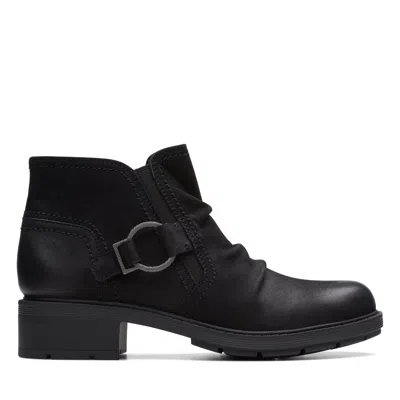 Clarks Hearth Faye In Black Nubuck