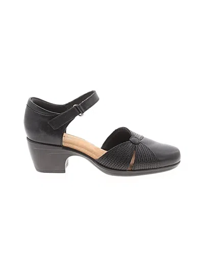Pre-owned Clarks Heels In Black