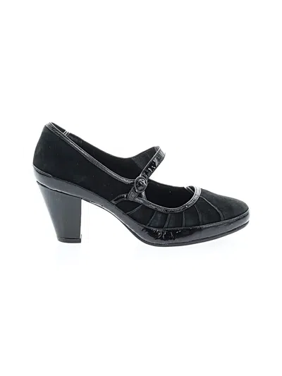 Pre-owned Clarks Heels In Black