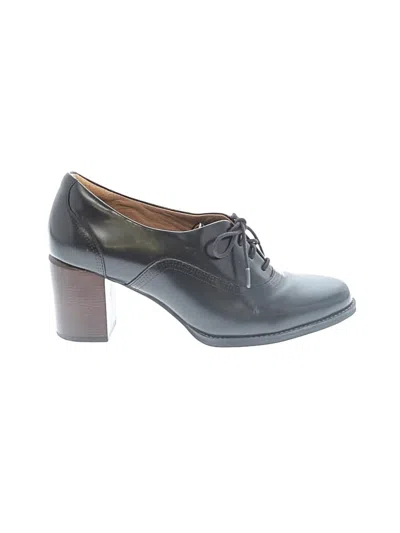 Pre-owned Clarks Heels In Black