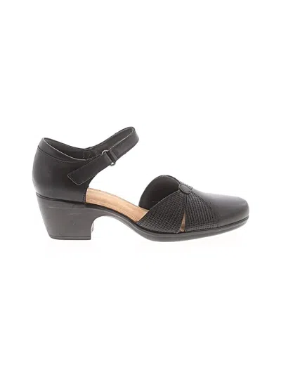 Pre-owned Clarks Heels In Black