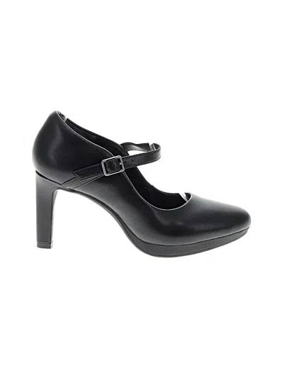 Pre-owned Clarks Heels In Black