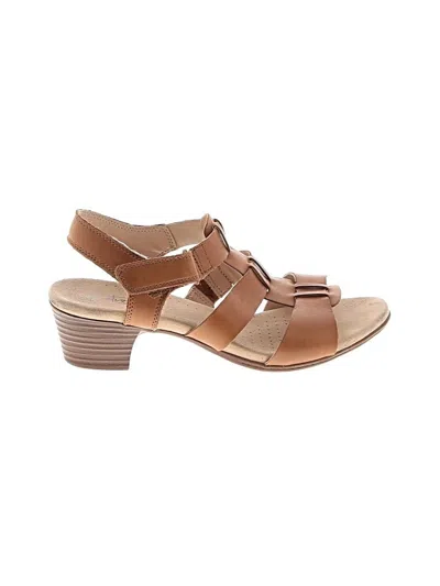 Pre-owned Clarks Heels In Brown