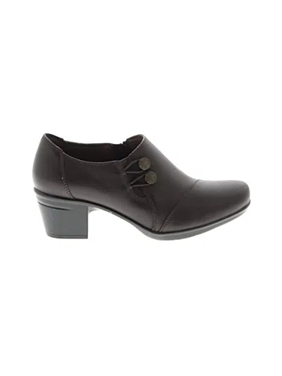 Pre-owned Clarks Heels In Brown