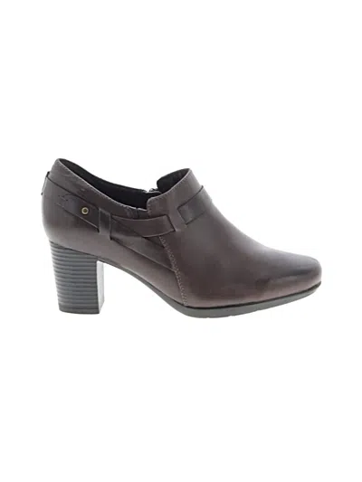 Pre-owned Clarks Heels In Brown