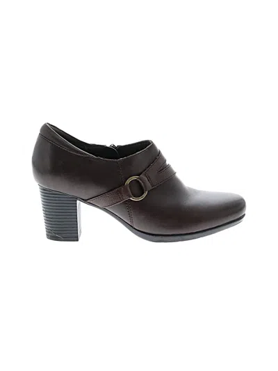 Pre-owned Clarks Heels In Brown