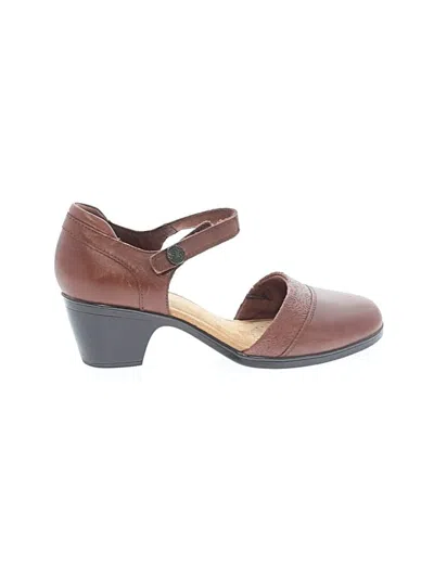 Pre-owned Clarks Heels In Brown