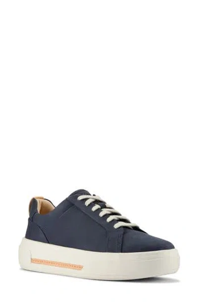 Clarks ® Hollyhock Walk Sneaker In Blue