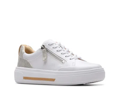 Clarks Hollyhock Zip Sneaker In White