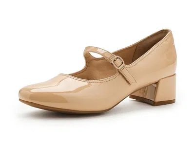 Clarks Iridessa Rae High In Neutral