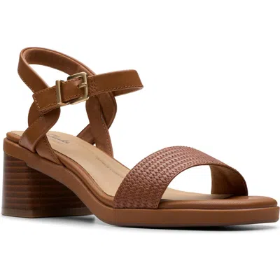 Clarks ® Jaylan Ray Sandal In Tan Interest