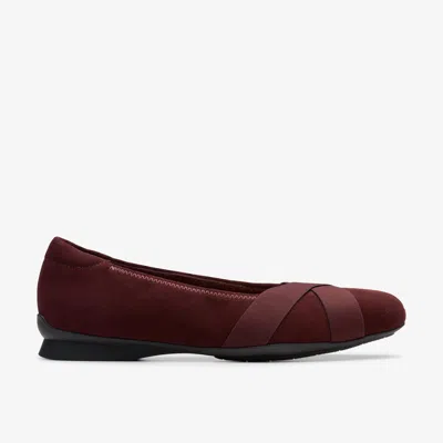 Clarks Jazmynn Gem Merlot Suede In Black