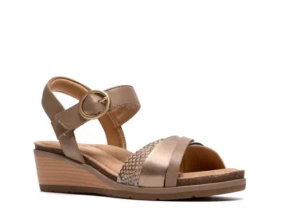 Clarks Kacha Twist Wedge Sandal In Brown
