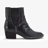 Clarks Kastela Zip In Black