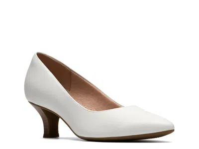 Clarks Kepley Vine Pump In White