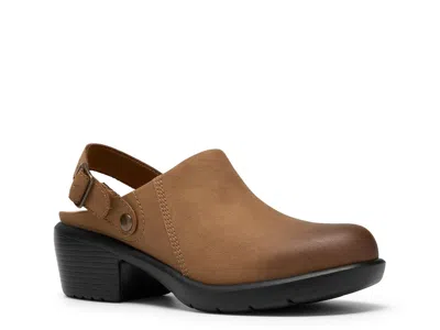 Clarks Kynnzie Mule In Brown