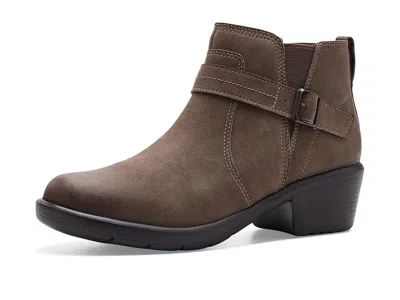 Clarks Kynnzie Rise Women's Boots Taupe Suede: 11 B - Medium, Leather