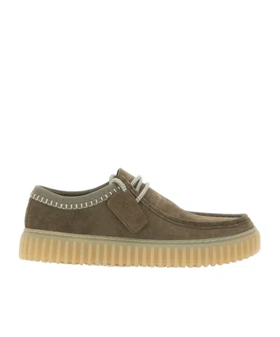 Clarks Lace-up Flat Casual Shoes In Olive