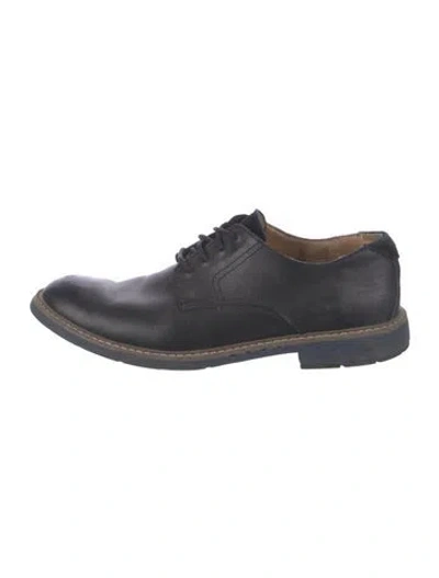 Pre-owned Clarks Leather Derby Shoes In Black