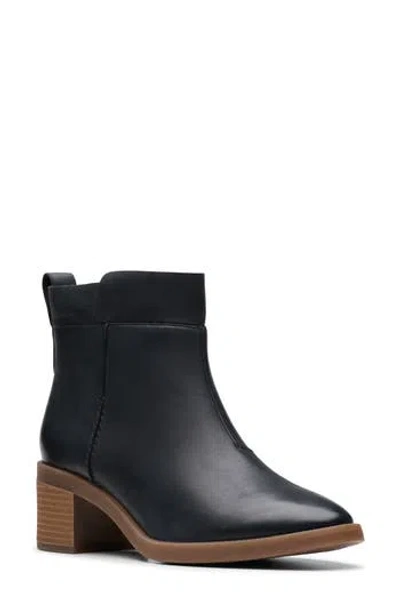 Clarks Lileigh Charm In Black Leather