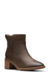 Clarks Lileigh Charm In Mushroom Oily
