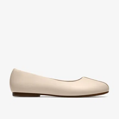 Clarks Livia Lily In White