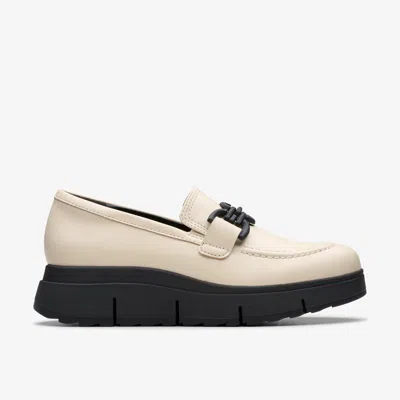 Clarks Loriini Izzy In White