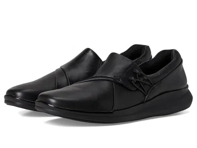 Clarks Lynell Slip High In Black