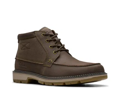Clarks Maplewalk Boot In Brown