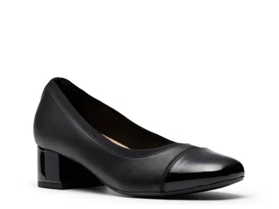 Clarks Marilyn Nora Leather Flat In Black