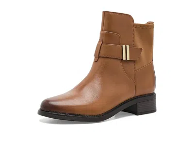 Clarks Maye Beth Women's Boots Tan Leather: 9 B - Medium