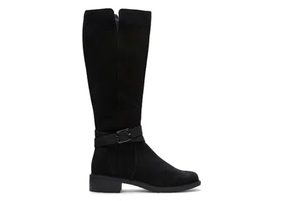 Pre-owned Clarks Maye Shine Suede (women's) Sneakers In Black
