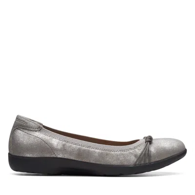 Clarks Meadow Rae In Grey Textile In Silver