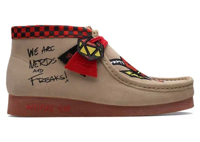 Pre-owned Clarks Men's  Originals Wallabee Evo Stranger Things Hellfire Club Sneakers In Sand Interest