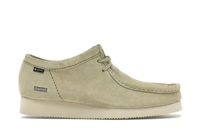 Pre-owned Clarks Men's  Originals Wallabee Supreme Goretex Sneakers In Maple Suede