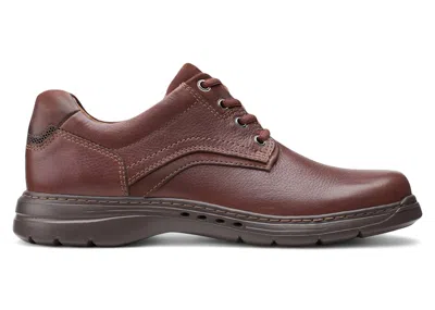 Pre-owned Clarks Men's  Un Brawley Pace Leather Sneakers In Mahogany In Brown